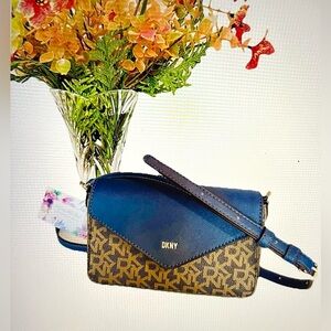 DKNY Crossbody Signature “SLOANA” Designer Mini Flap Bag Blue/Brown R13EJ097
